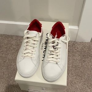 Givenchy Urban Street Logo Low-Top Sneakers